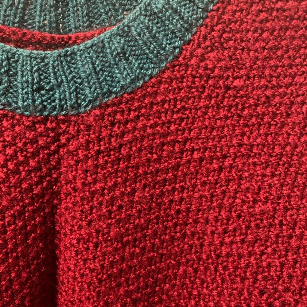 Handmade knitted pullover - Picture 2 of 3